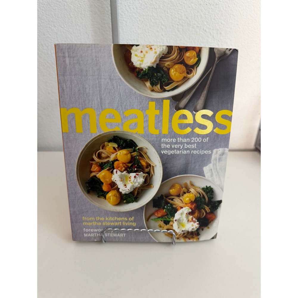 Meatless Martha‎ Stewart Living Vegetarian Recipes Cookbook Softcover